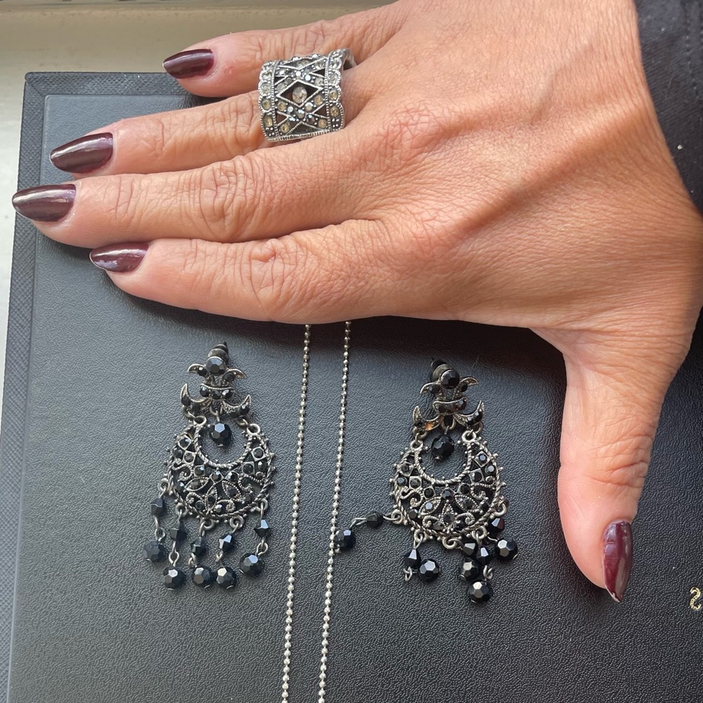 Beautiful silver and black garnet earrings pendant and ring